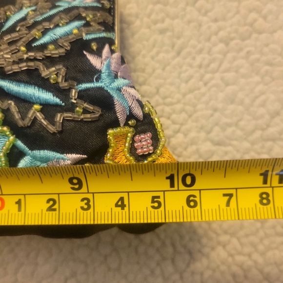 Vintage Chateau Beaded Embroidered Black w/Satin Kiss Lock in Floral Paisley - Picture 12 of 13